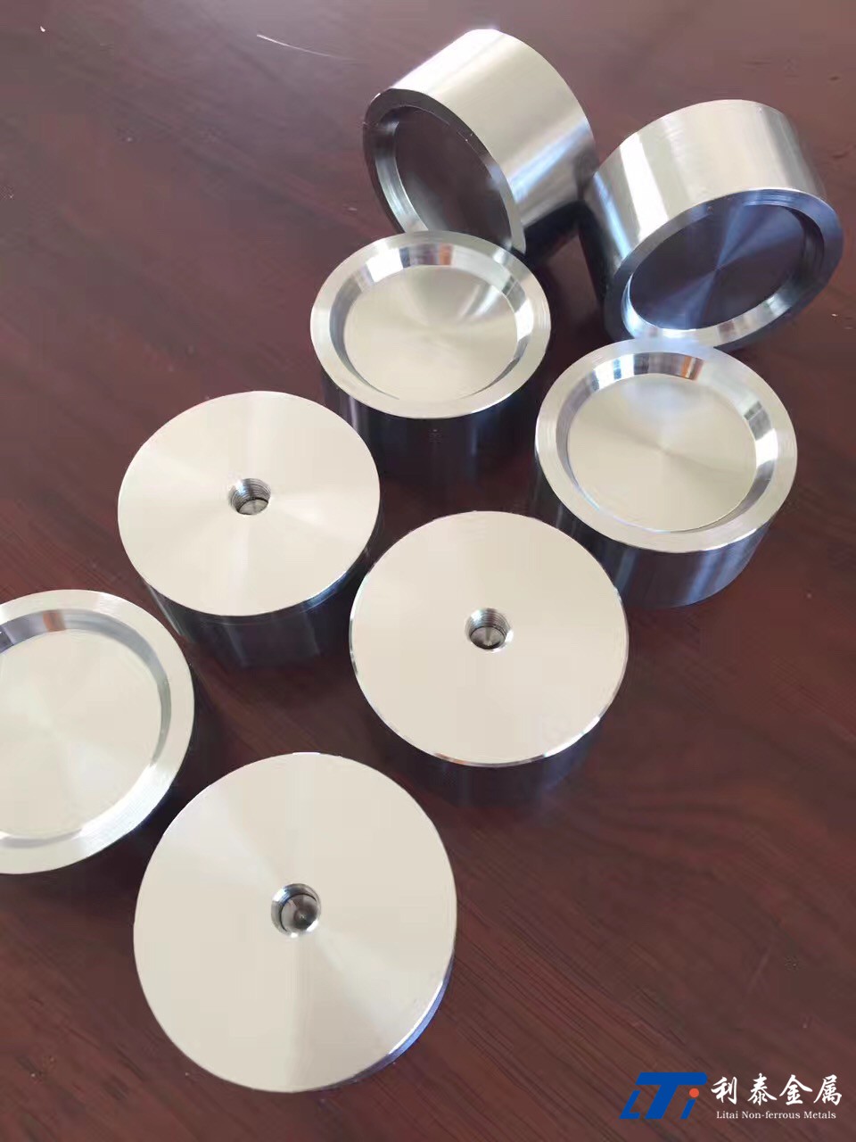 圓靶 （鈦、鈦鈮、鋯、鎳、鈮、鉭）